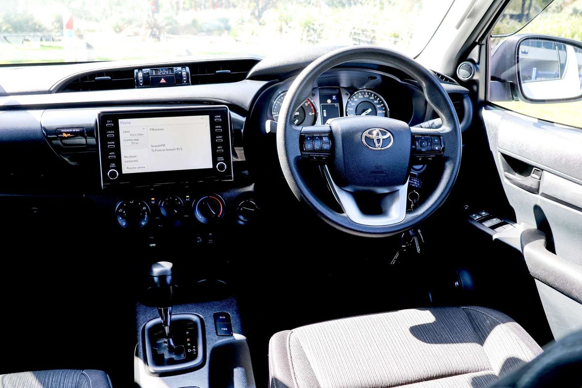 2023 Toyota Hilux SR GUN126R 4X4 image 13