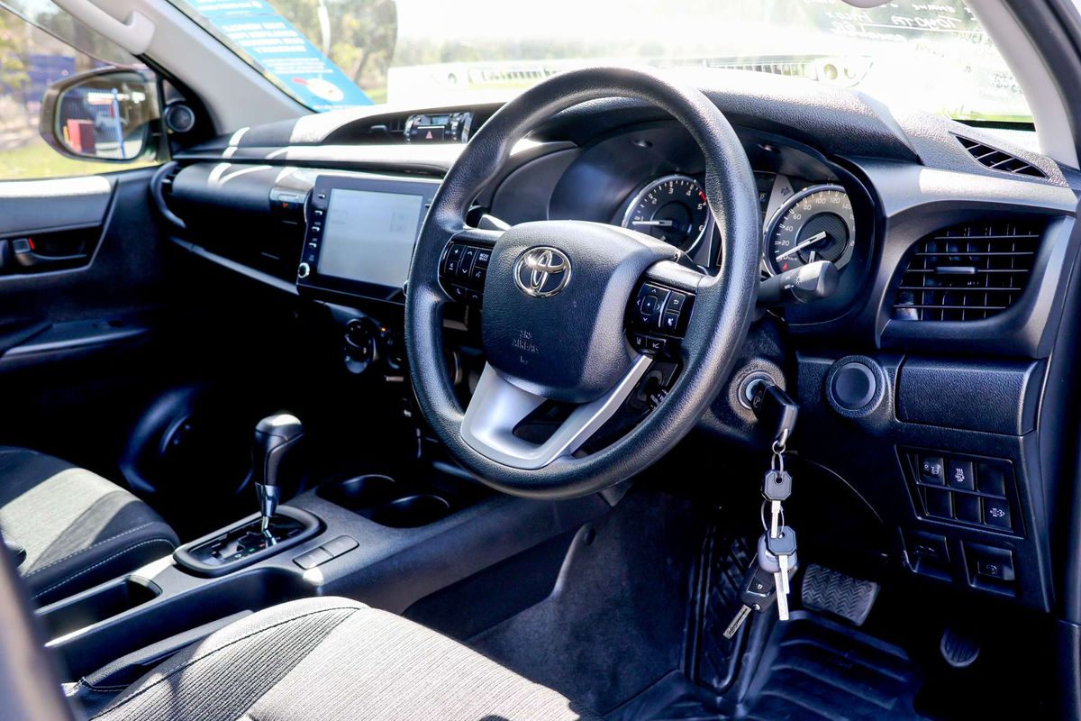 2023 Toyota Hilux SR GUN126R 4X4 image 23