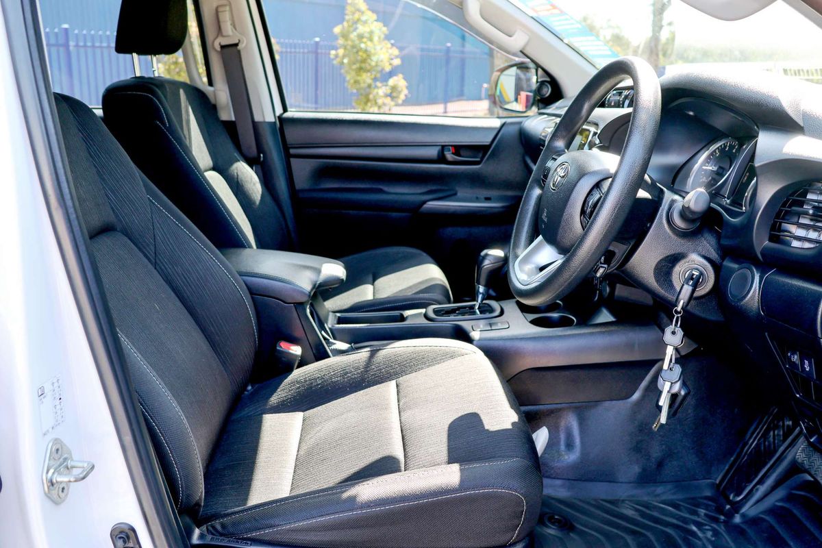 2023 Toyota Hilux SR GUN126R 4X4 image 25