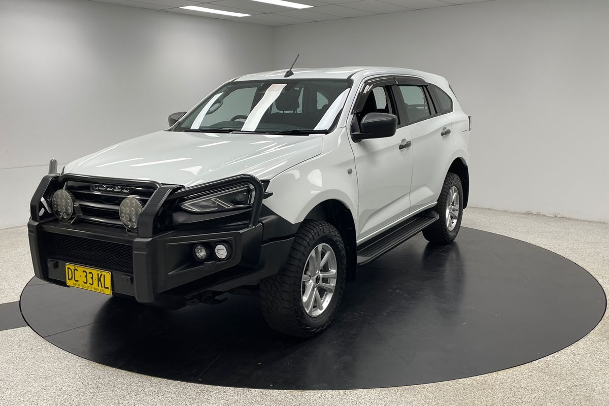 2021 Isuzu MU-X LS-M