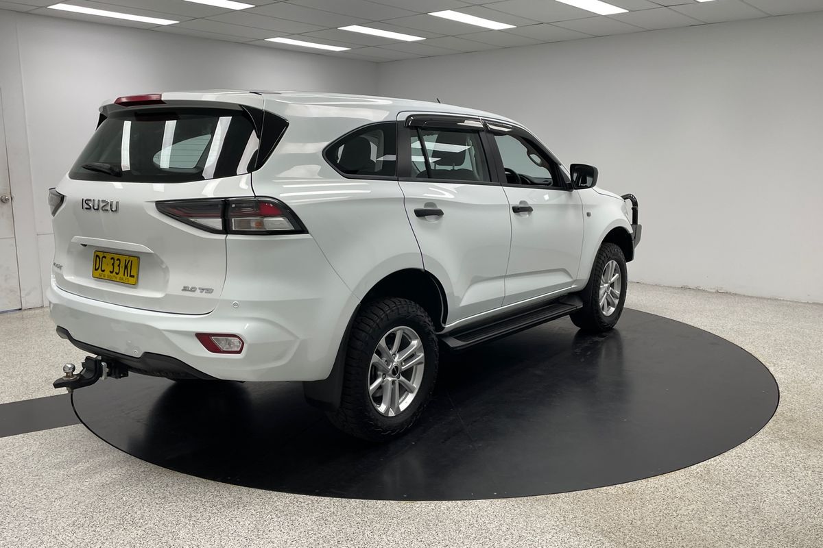 2021 Isuzu MU-X LS-M