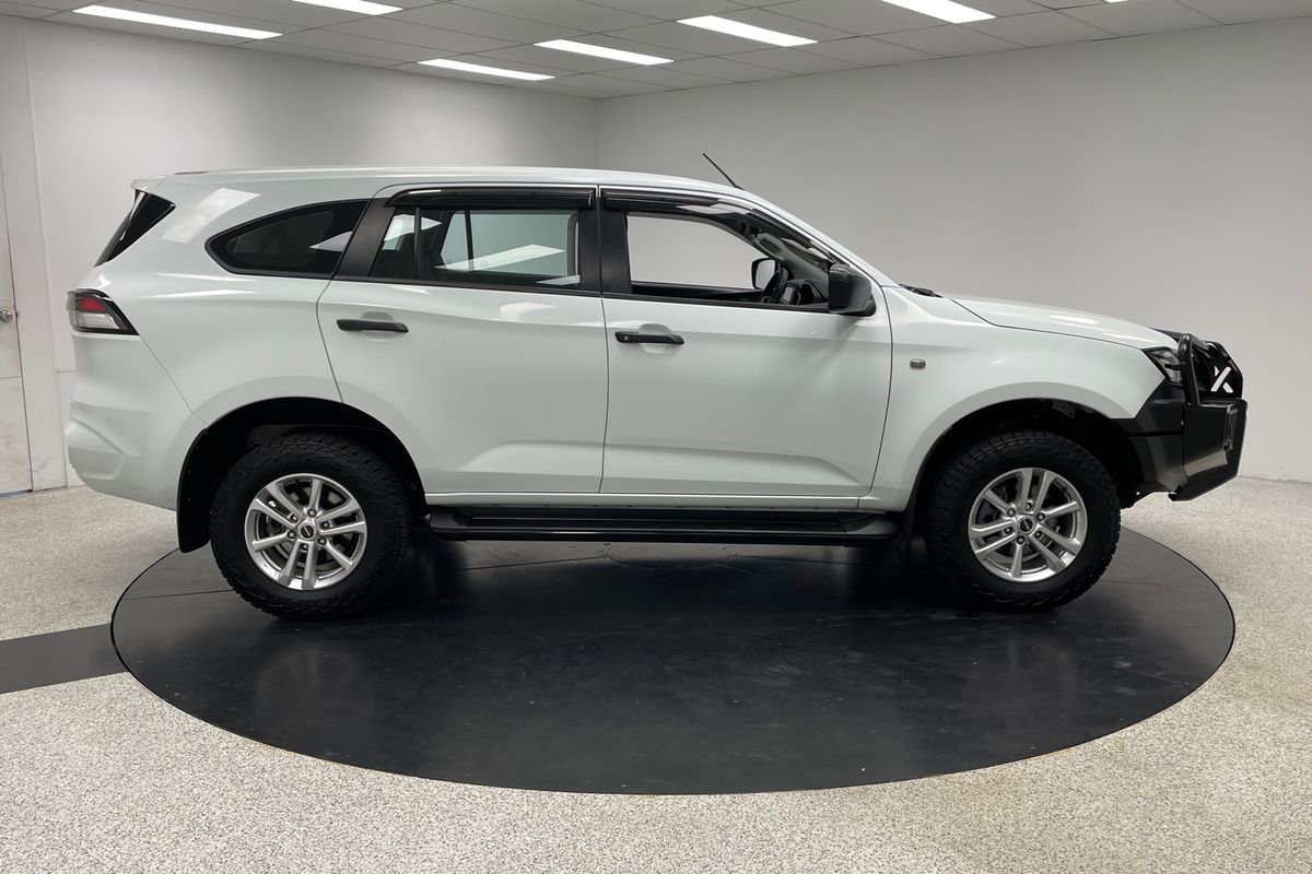 2021 Isuzu MU-X LS-M