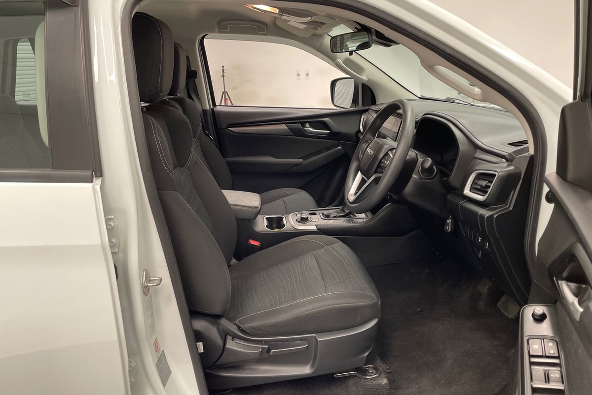 2021 Isuzu MU-X LS-M