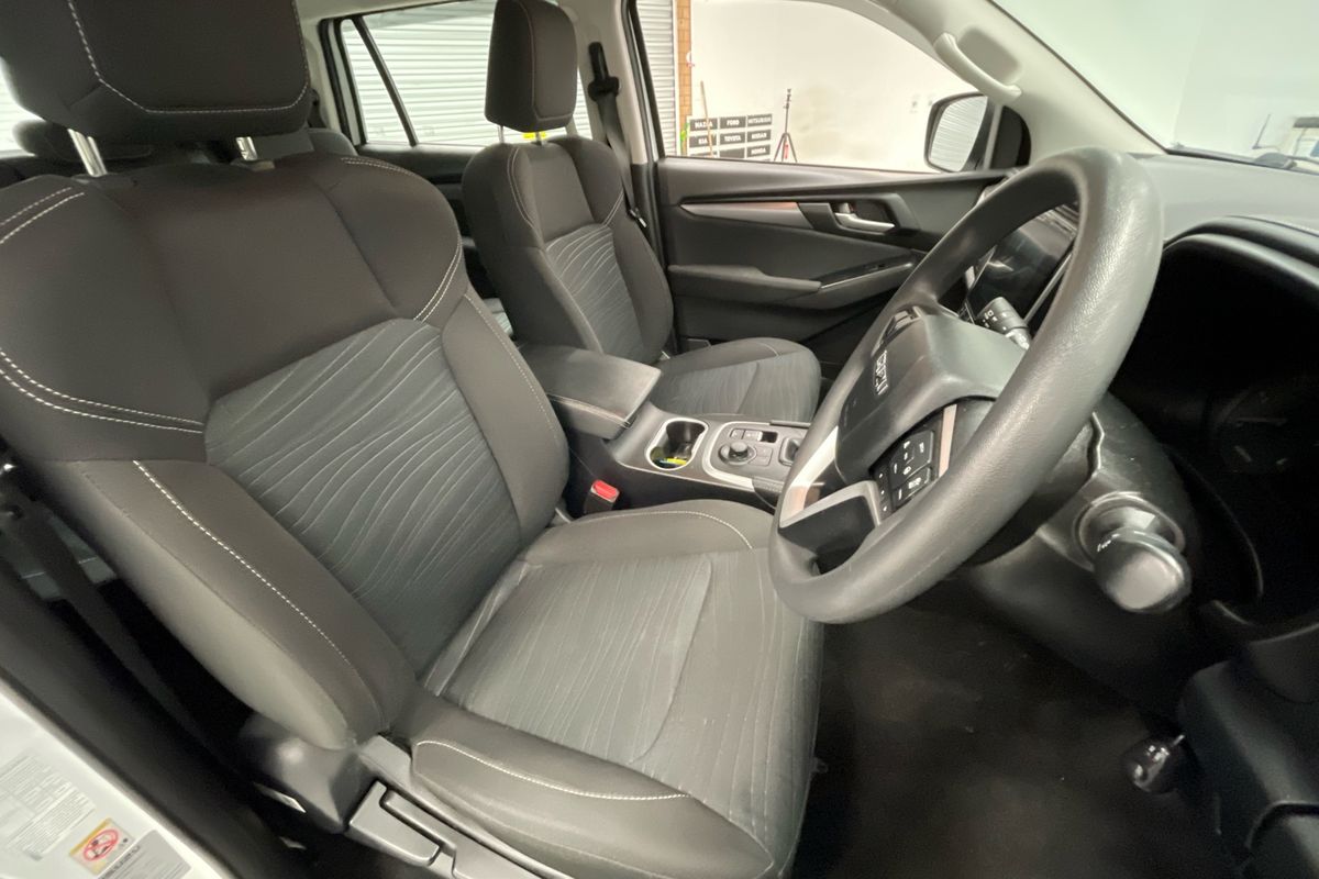 2021 Isuzu MU-X LS-M