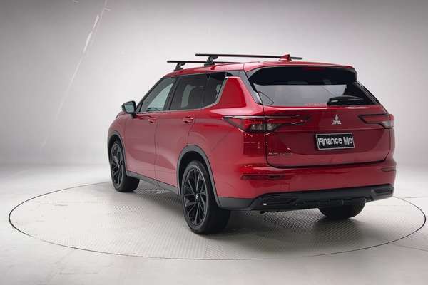 2024 Mitsubishi Outlander Black Edition ZM thumb-8