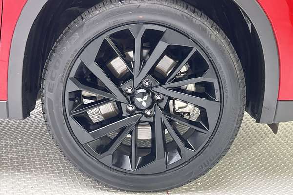 2024 Mitsubishi Outlander Black Edition ZM thumb-9