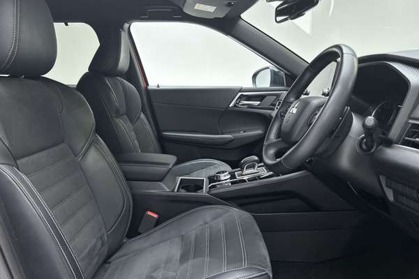 2024 Mitsubishi Outlander Black Edition ZM thumb-12