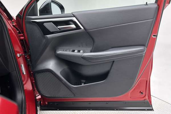 2024 Mitsubishi Outlander Black Edition ZM thumb-18