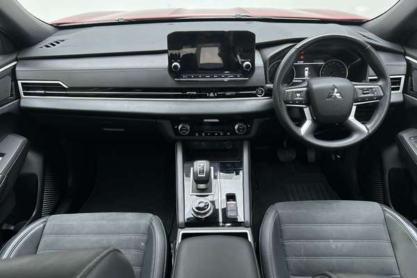 2024 Mitsubishi Outlander Black Edition ZM thumb-19