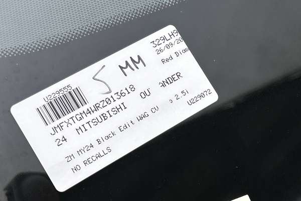 2024 Mitsubishi Outlander Black Edition ZM thumb-23