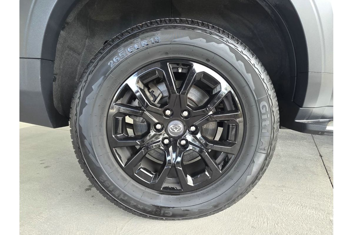 2024 LDV D90 Executive SV9A image 10