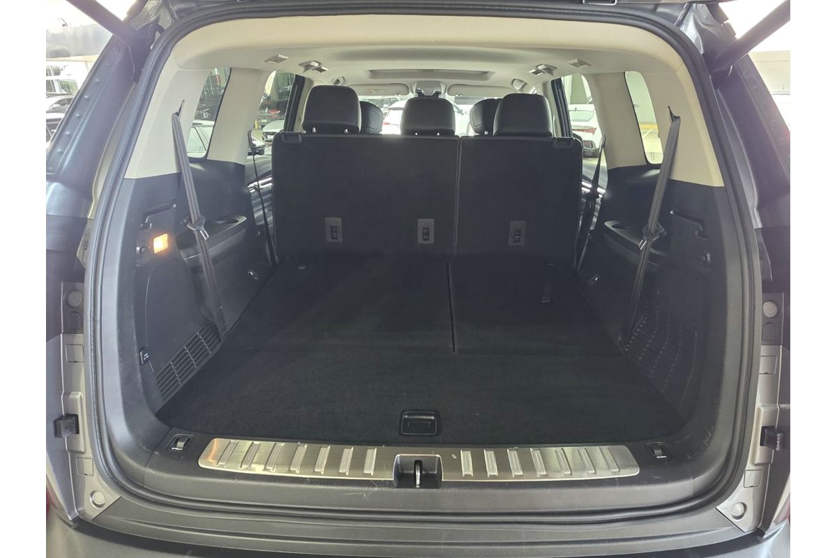 2024 LDV D90 Executive SV9A image 14