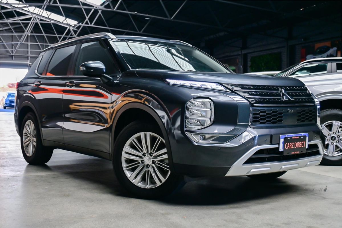 2024 Mitsubishi Outlander LS ZM