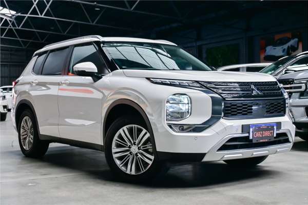 2024 Mitsubishi Outlander LS ZM
