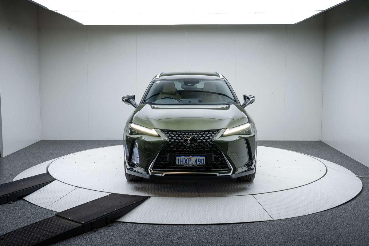 2023 Lexus UX UX250h Luxury MZAH10R