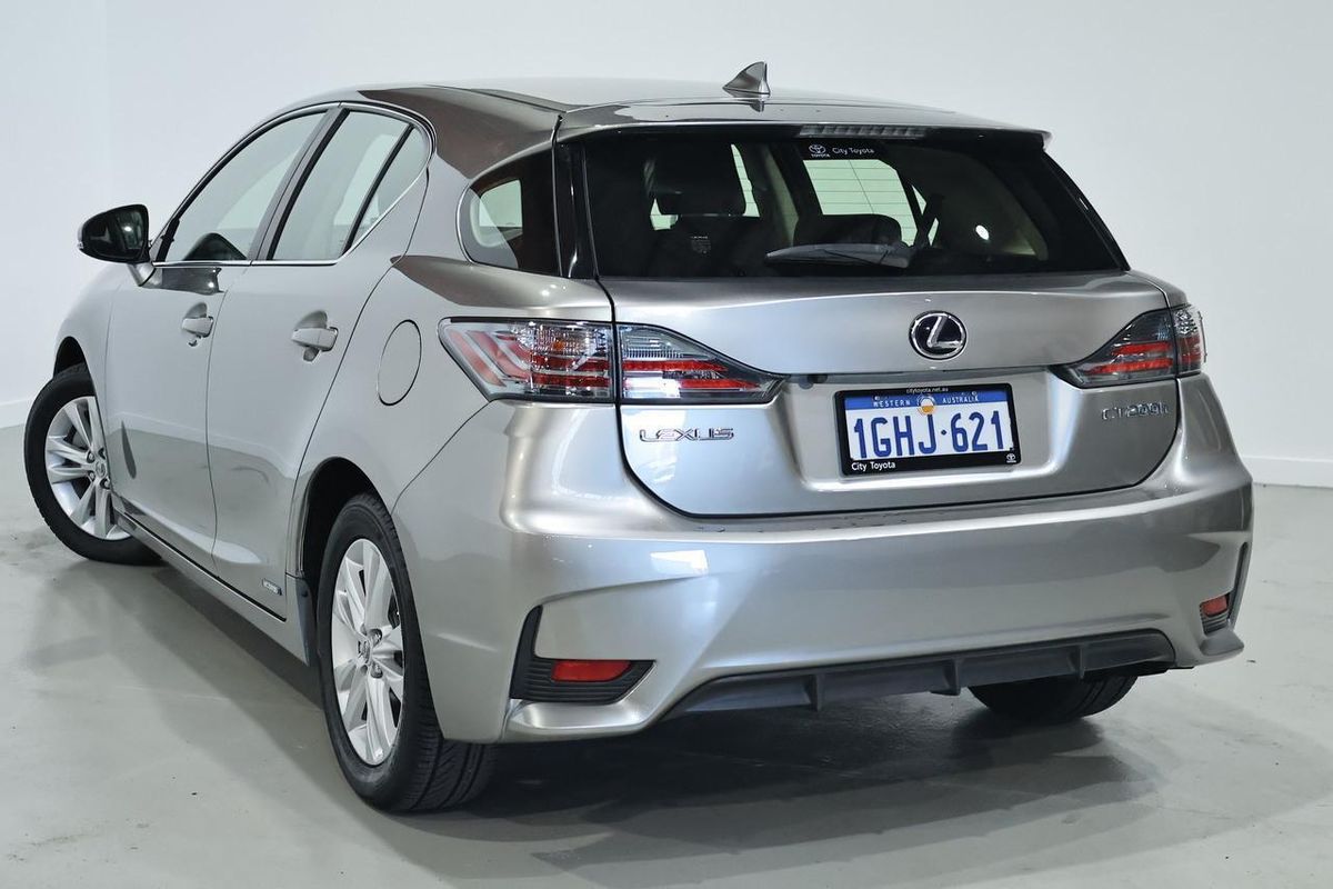 2017 Lexus CT CT200h Luxury ZWA10R