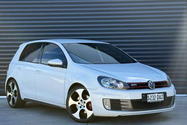 2010 Volkswagen Golf GTI VI