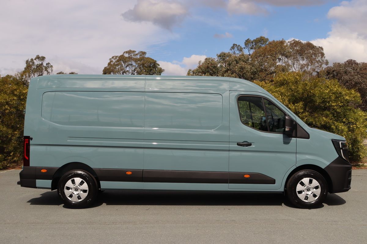 2026 Renault Master XDD LWB Mid Roof