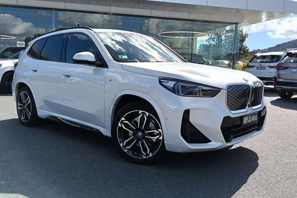 2024 BMW iX1 xDrive30 xLine U11