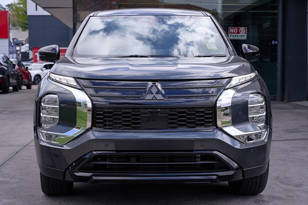 2026 Mitsubishi Outlander Black Edition ZM