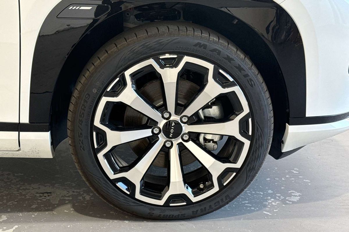 2026 Aion V Luxury
