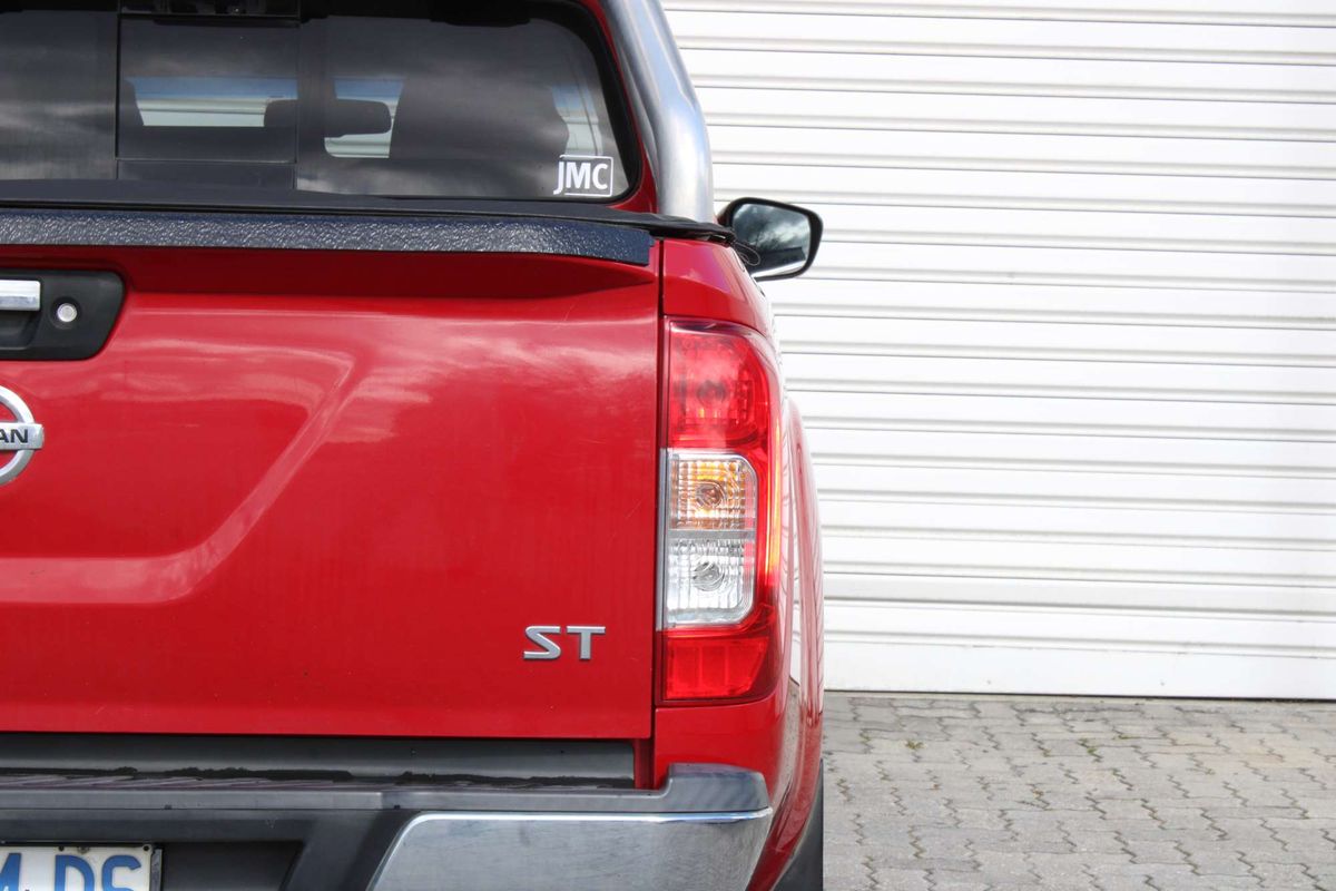 2015 Nissan Navara ST D23 4X4