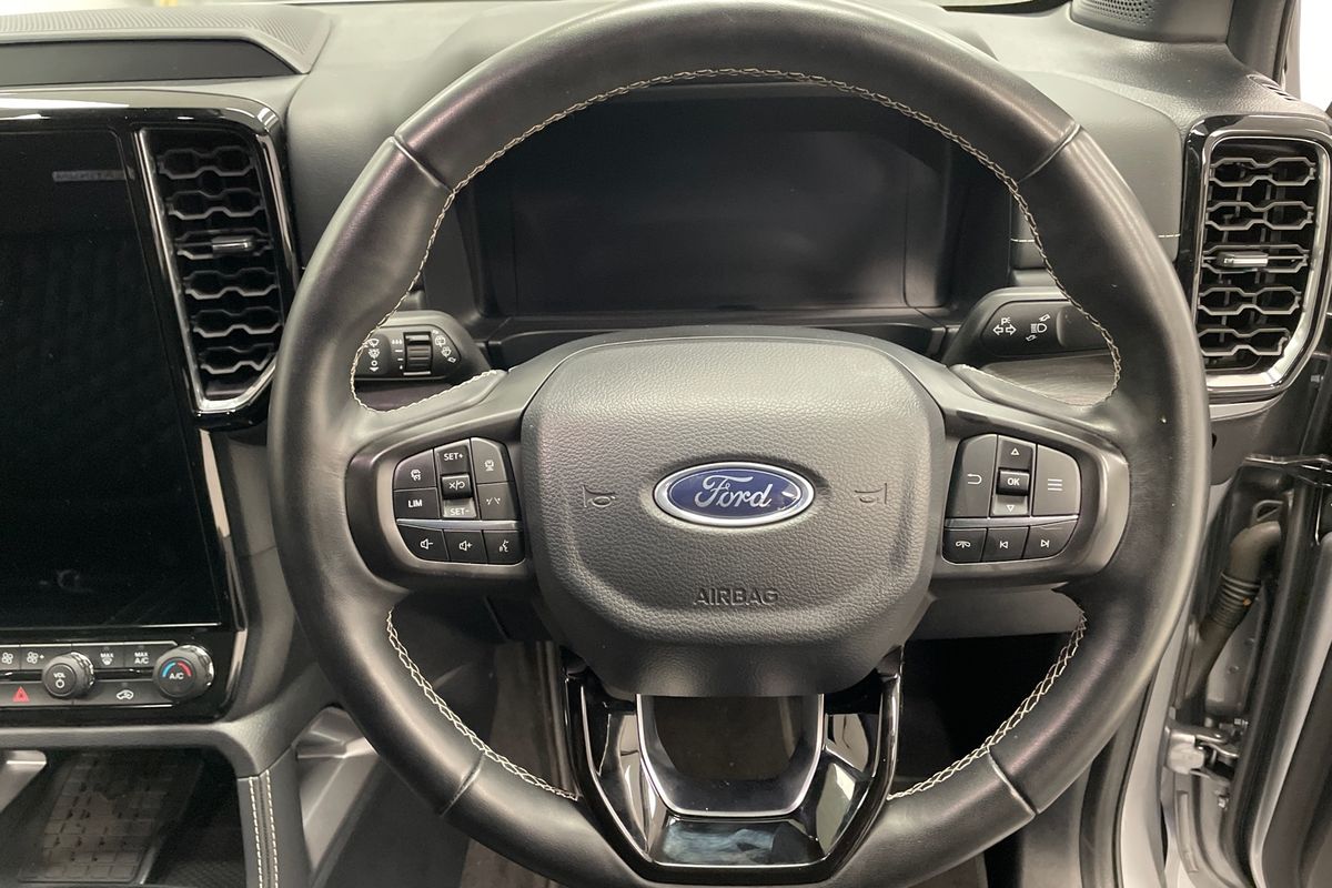 2025 Ford Everest Platinum 3.0L