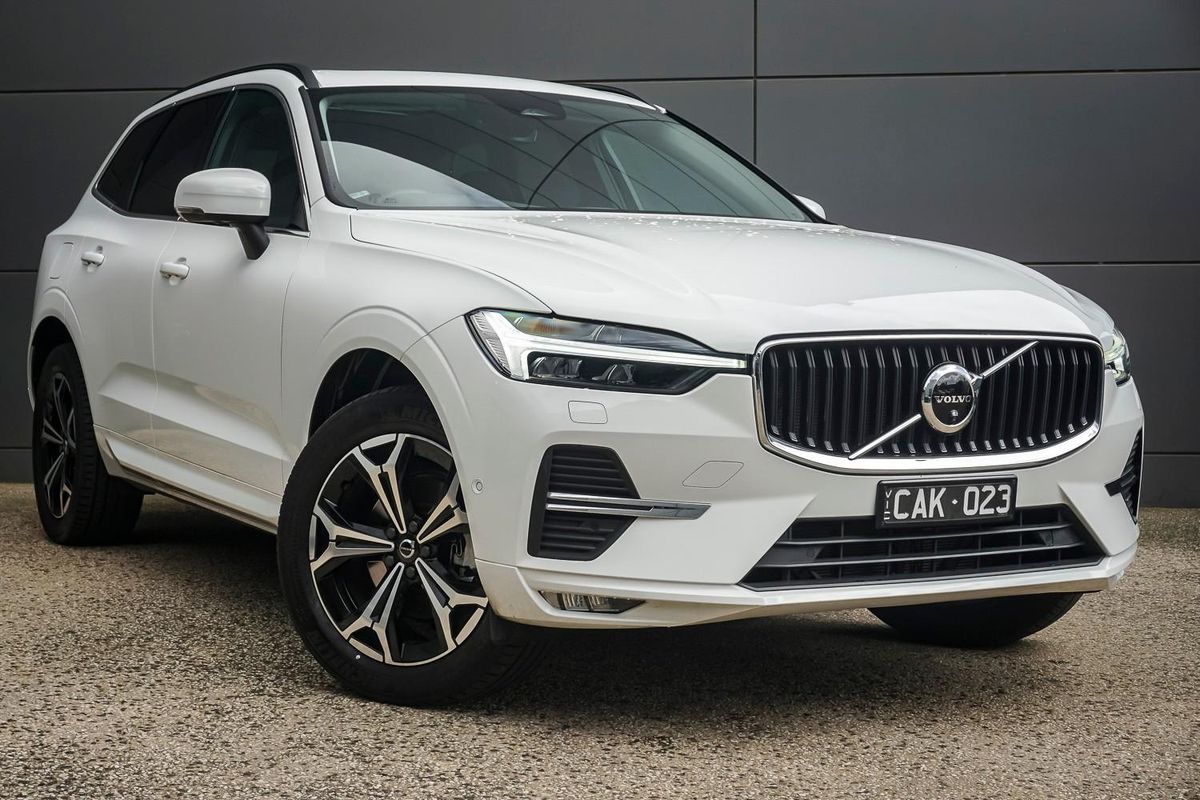 2022 Volvo XC60 B5 Momentum