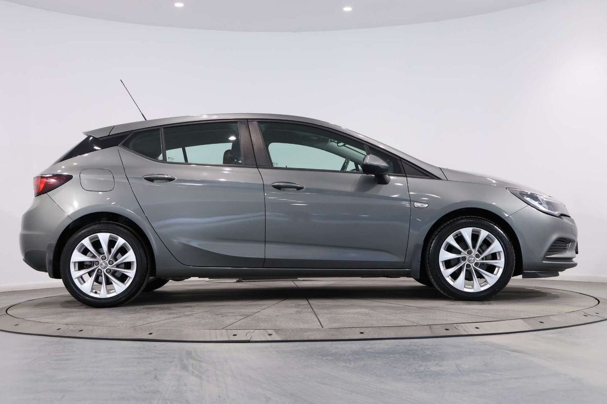2018 Holden Astra R+ BK