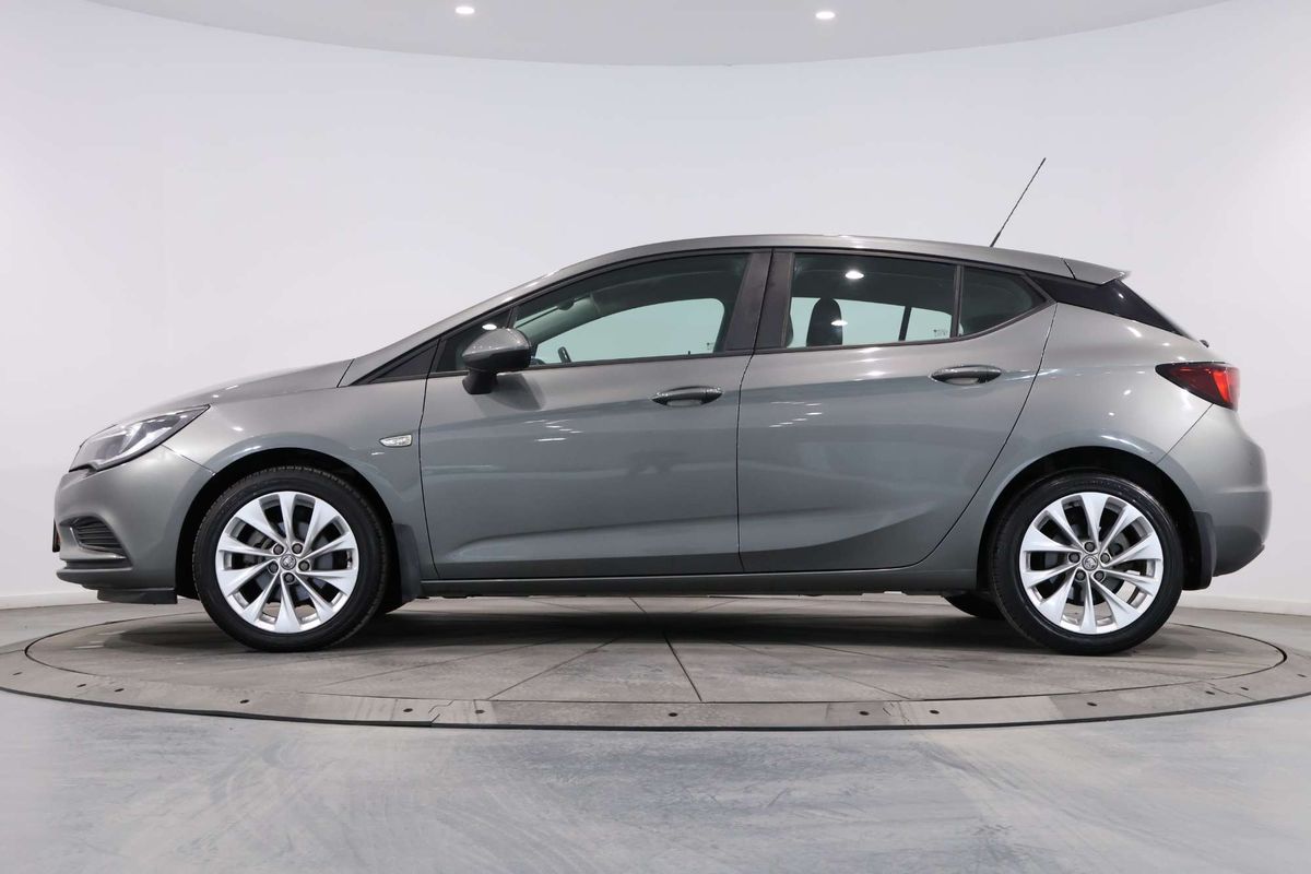 2018 Holden Astra R+ BK