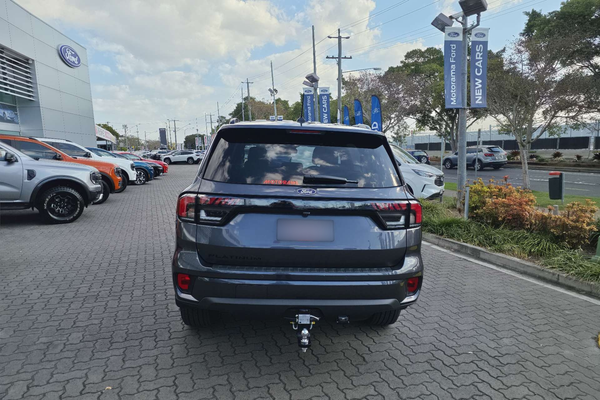 2026 Ford Everest Platinum 3.0L thumb-5