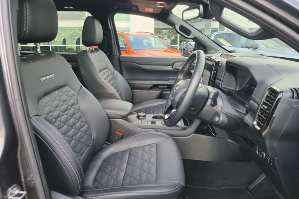 2026 Ford Everest Platinum 3.0L thumb-9