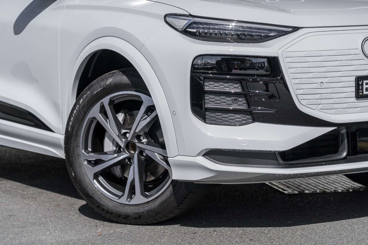 2026 Audi Q6 e-tron Sport GF