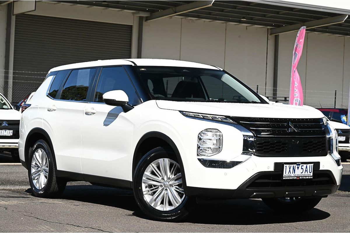 2023 Mitsubishi Outlander ES ZM