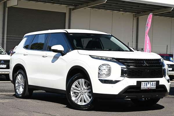 2023 Mitsubishi Outlander ES ZM