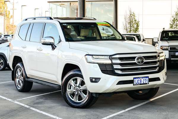 2026 Toyota Landcruiser Sahara FJA300R