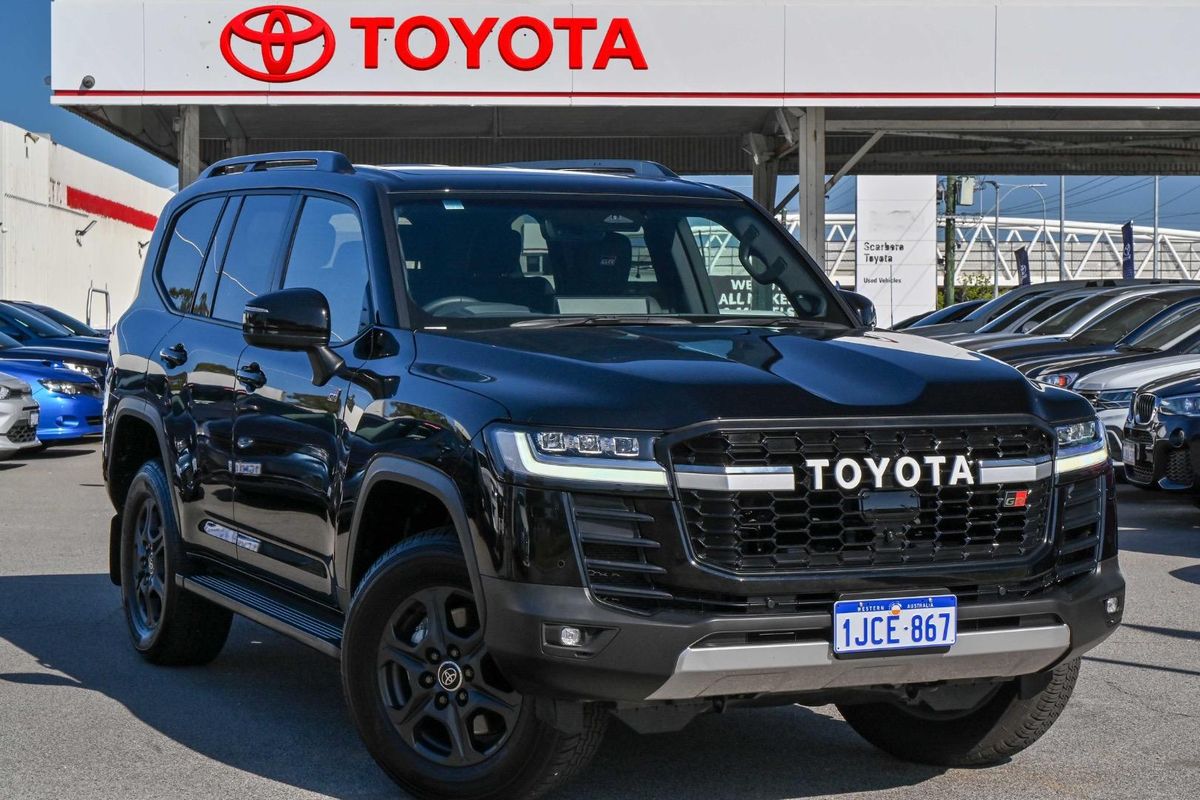 2025 Toyota Landcruiser GR Sport FJA300R