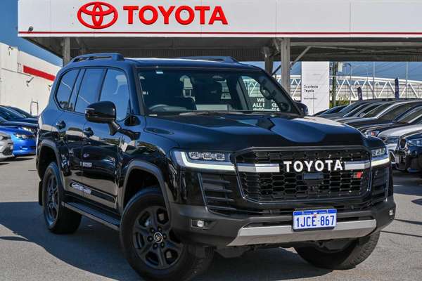 2025 Toyota Landcruiser GR Sport FJA300R