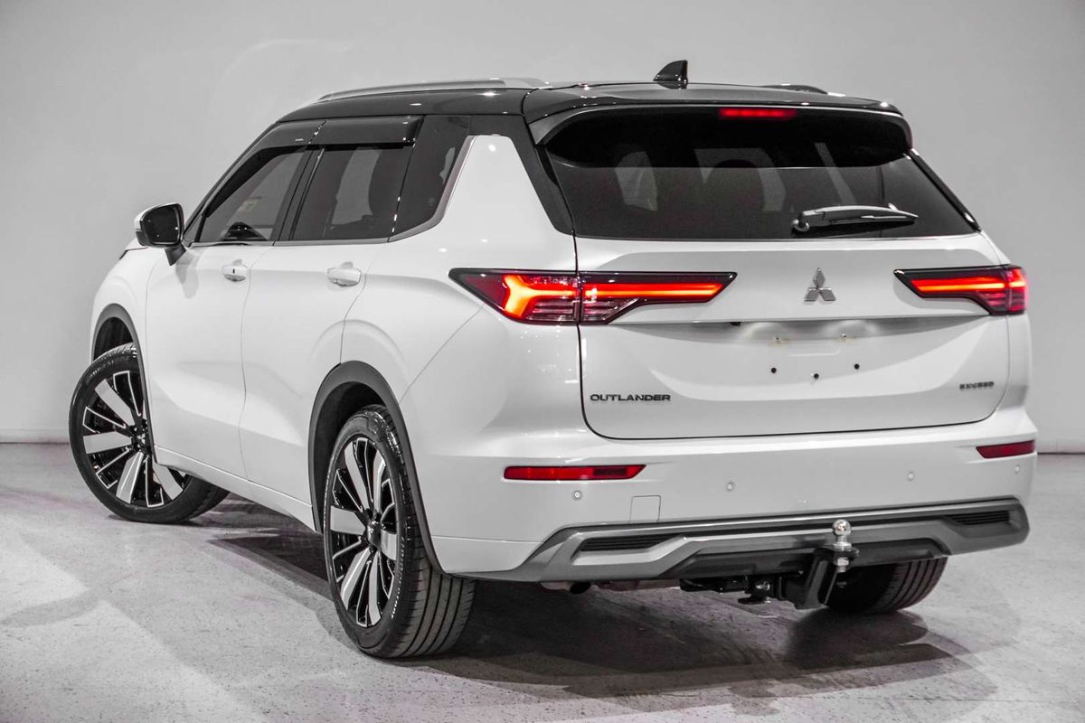 2025 Mitsubishi Outlander Exceed Tourer ZM