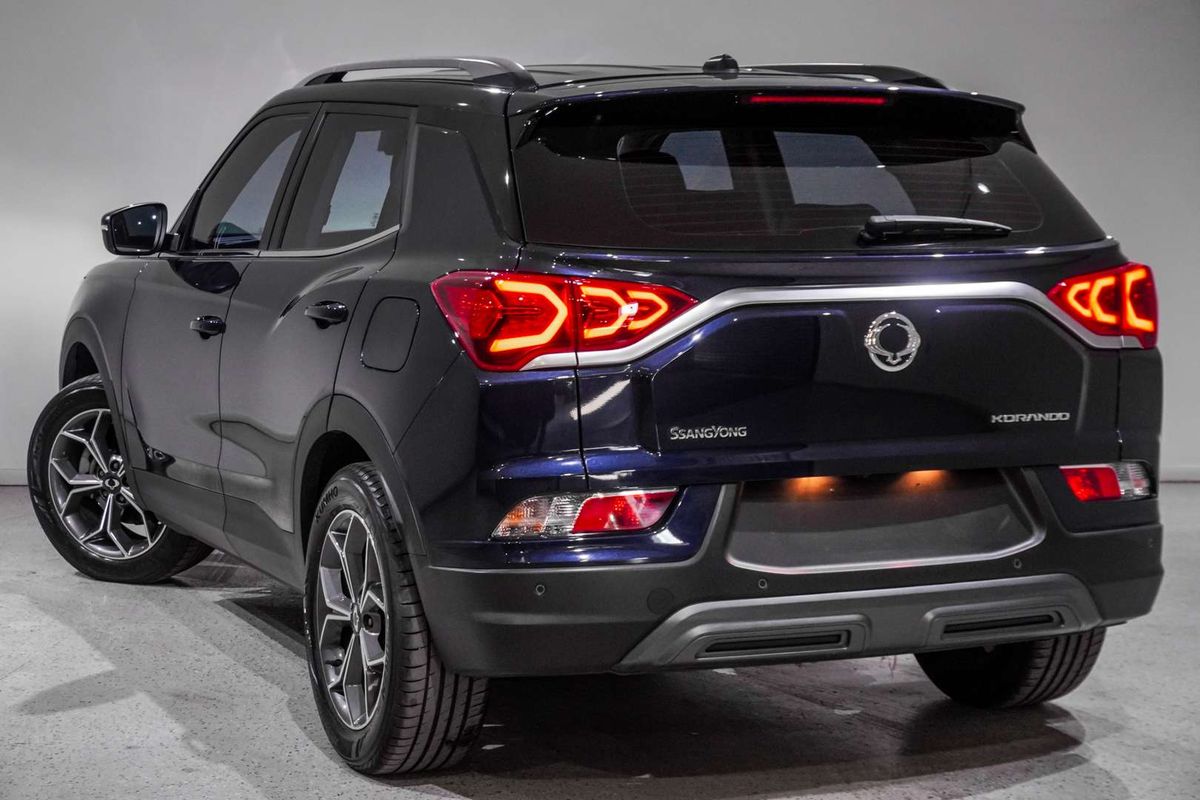 2023 KGM Korando ELX C300