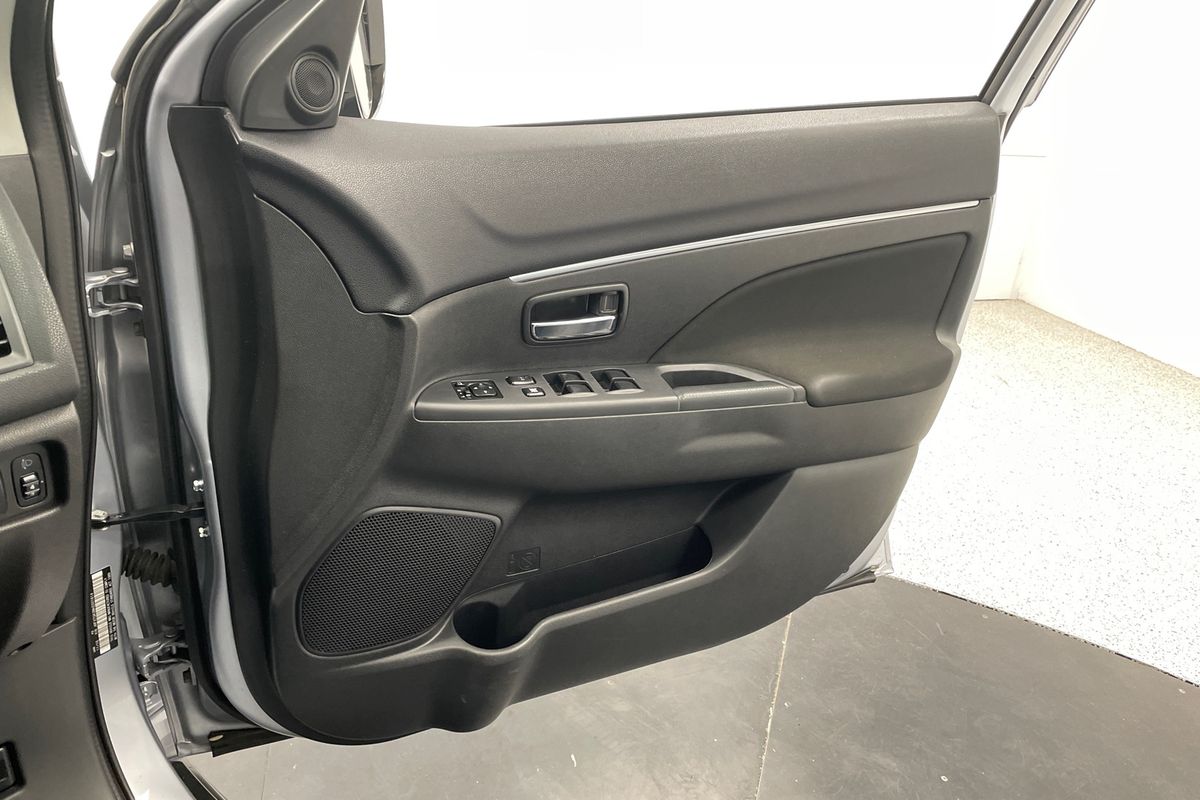 2016 Mitsubishi X