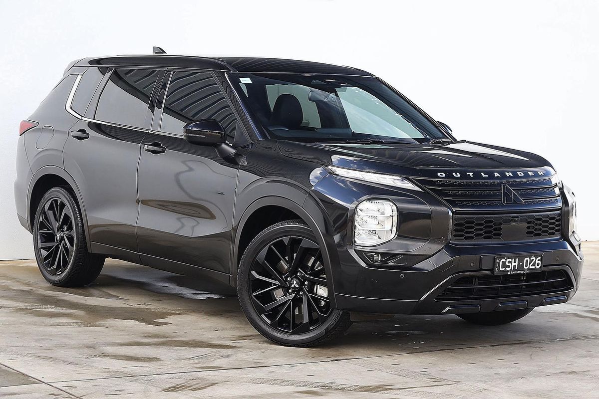 2023 Mitsubishi Outlander Black Edition ZM