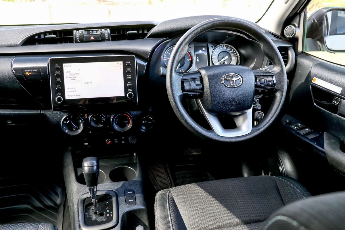 2022 Toyota Hilux SR GUN126R 4X4 image 15