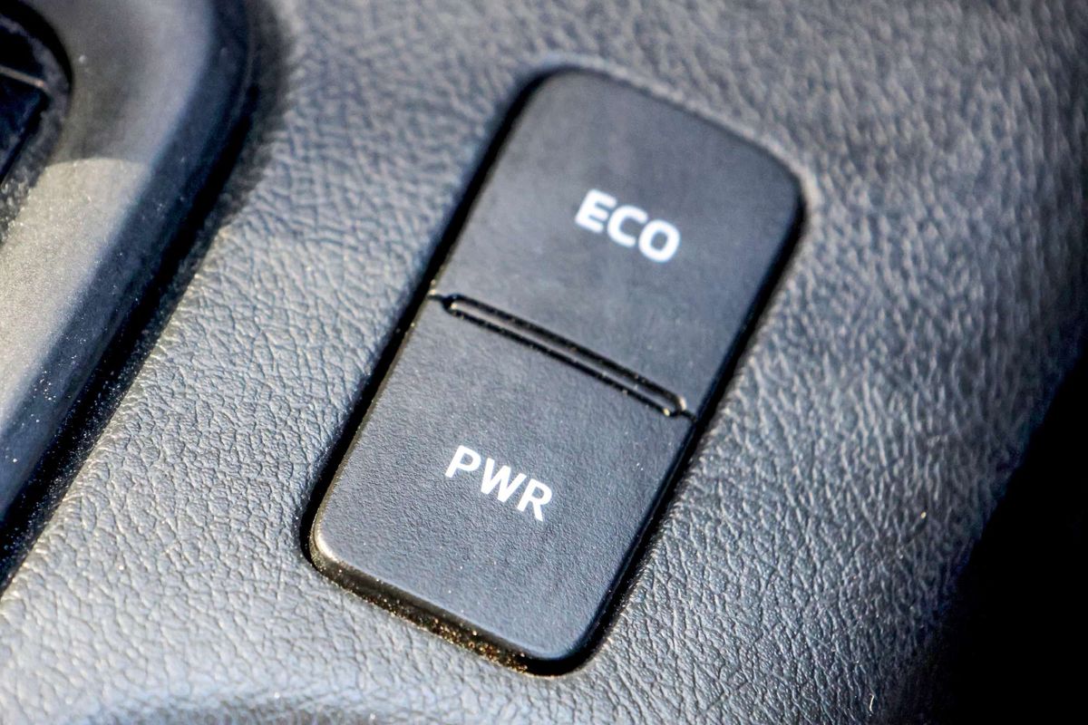 2022 Toyota Hilux SR GUN126R 4X4 image 25