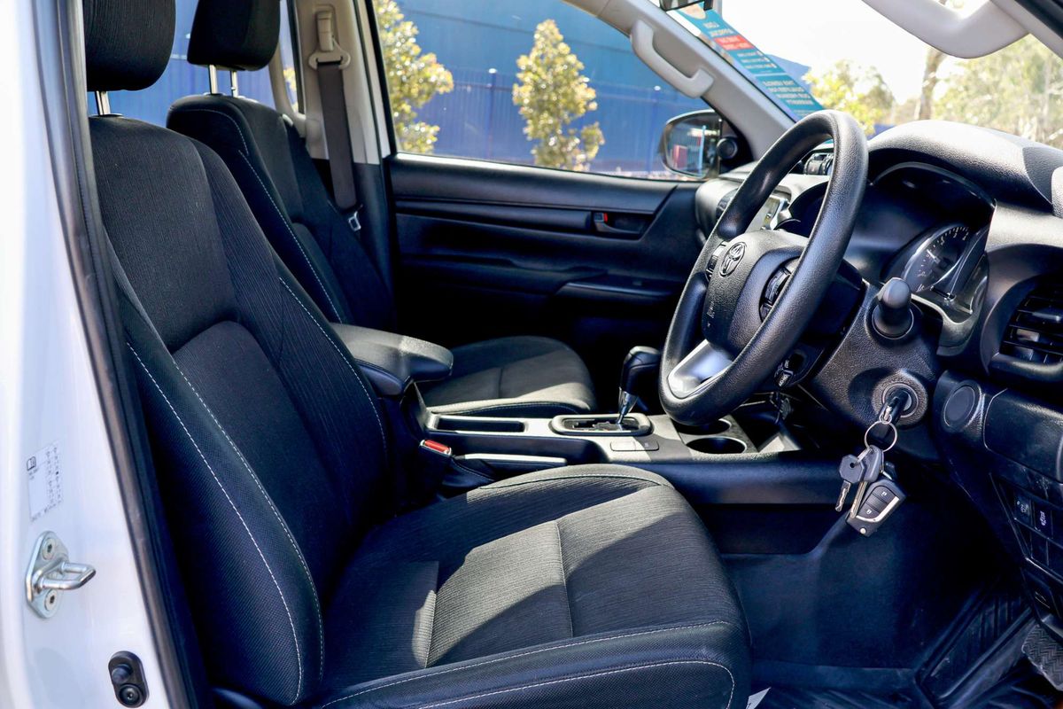 2022 Toyota Hilux SR GUN126R 4X4 image 31