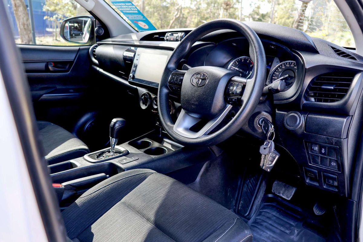 2022 Toyota Hilux SR GUN126R 4X4 image 33