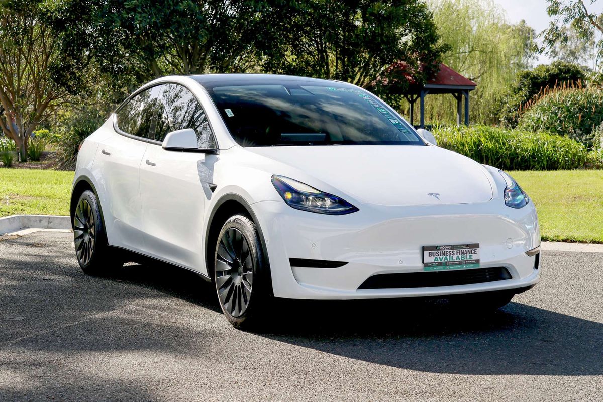 2022 Tesla Model Y Rear-Wheel Drive