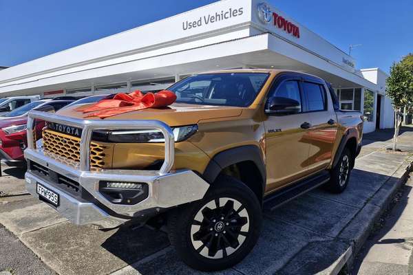2025 Toyota Hilux SR5 48V GUN227R 4X4