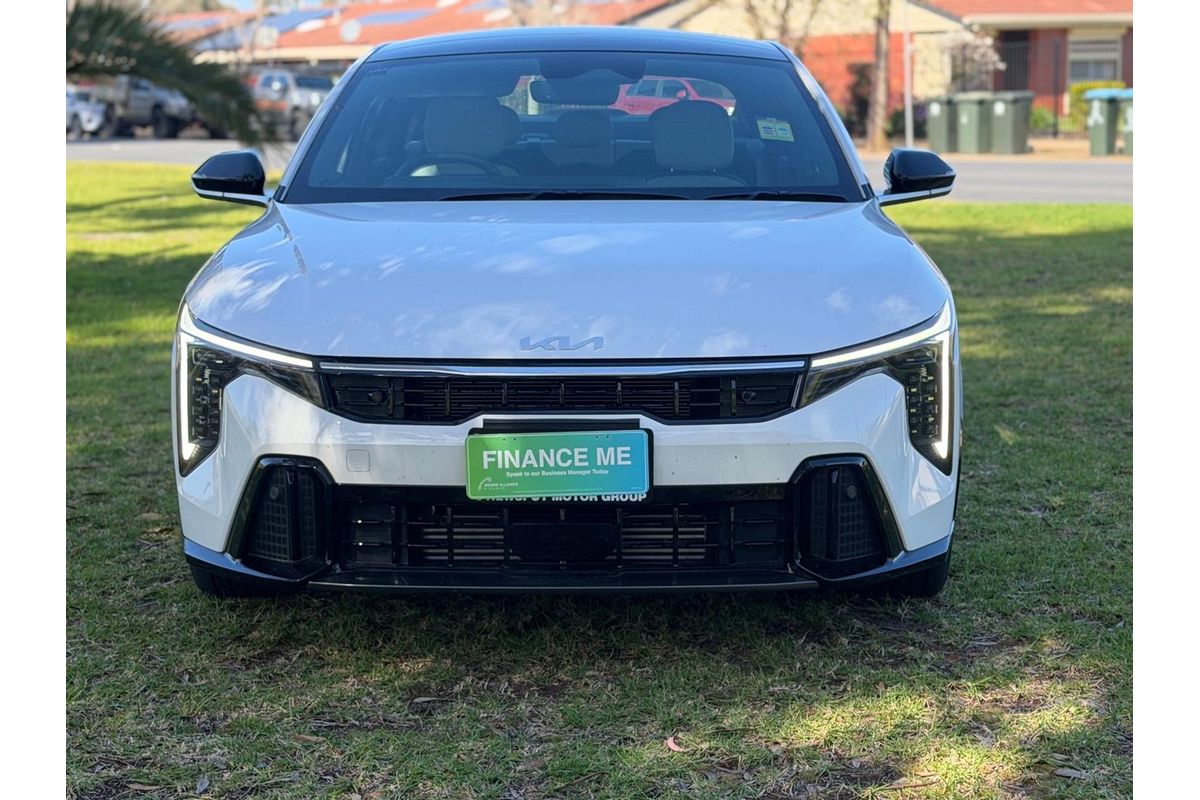 2025 Kia K4 GT-Line CL4m
