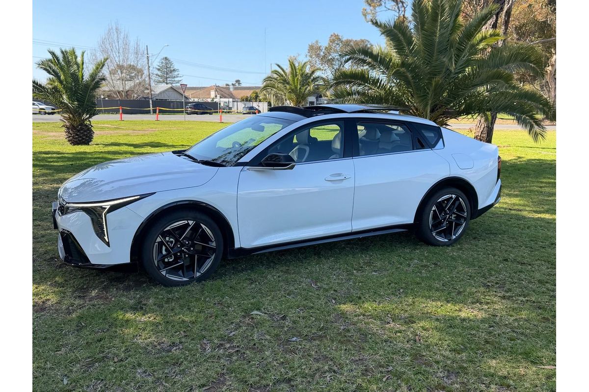2025 Kia K4 GT-Line CL4m